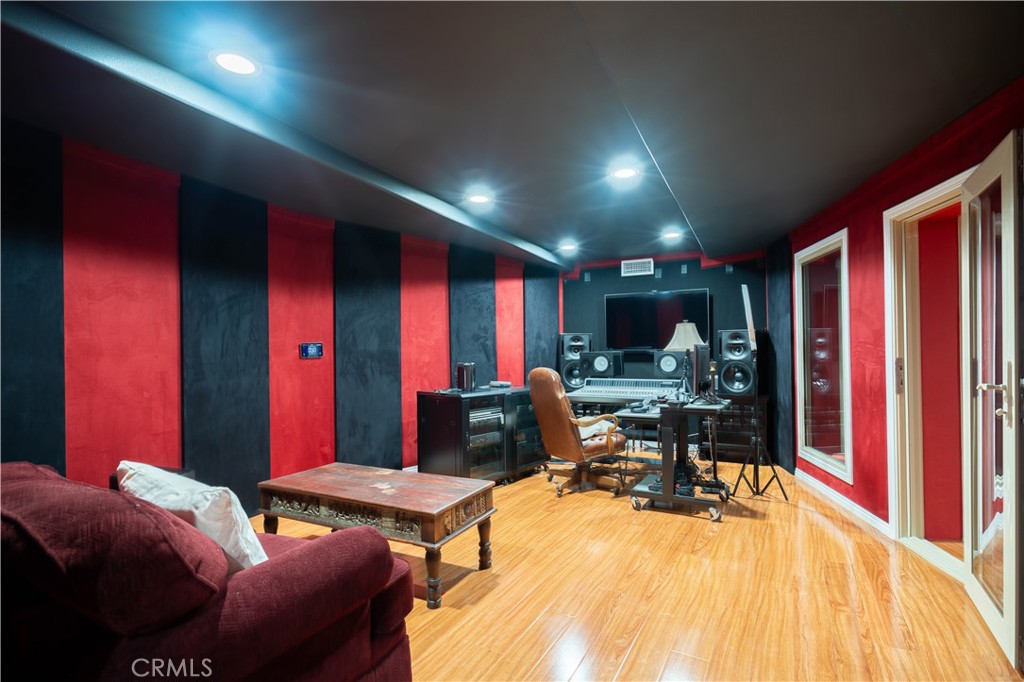 375 Berkshire Avenue Property Photo 36