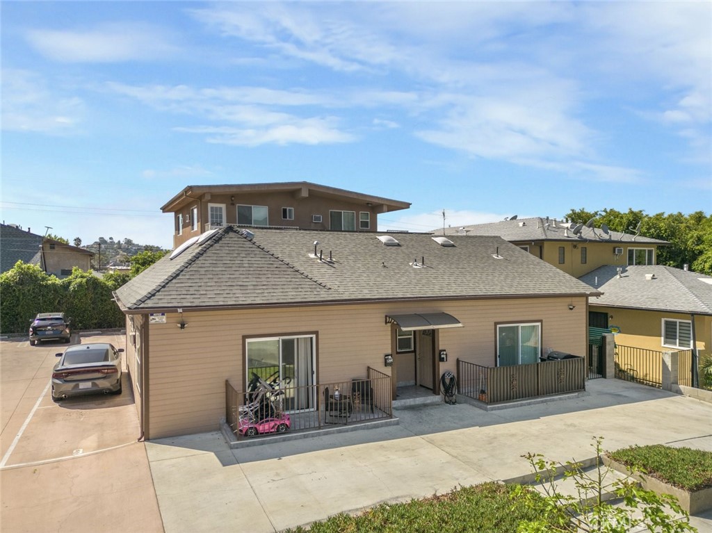 1344 E Broadway Property Photo 1