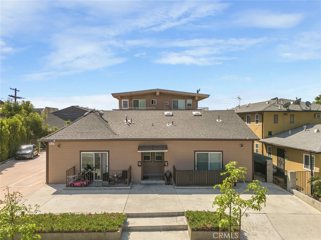 1344 E Broadway Property Photo 2