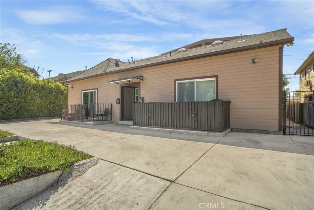 1344 E Broadway Property Photo 9