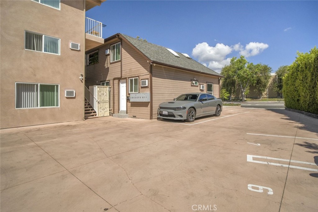 1344 E Broadway Property Photo 10