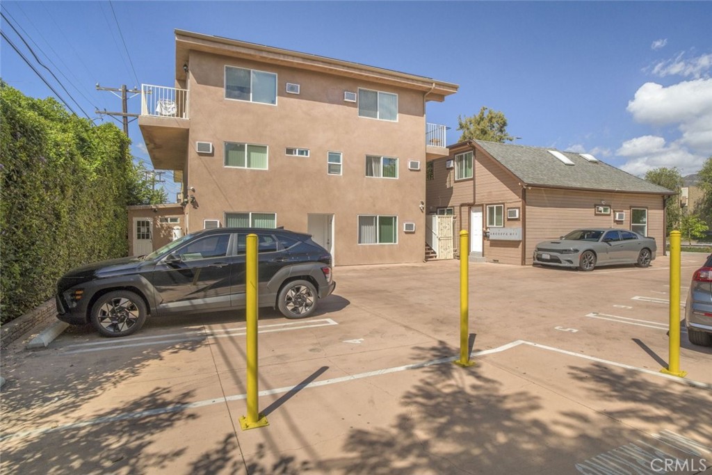 1344 E Broadway Property Photo 12