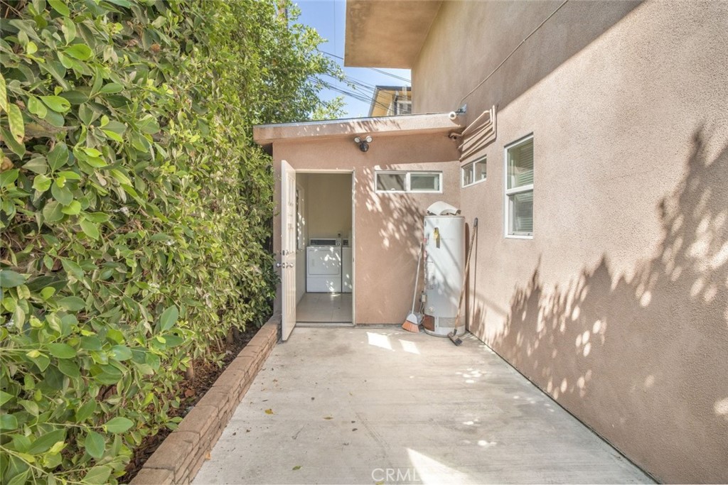 1344 E Broadway Property Photo 13
