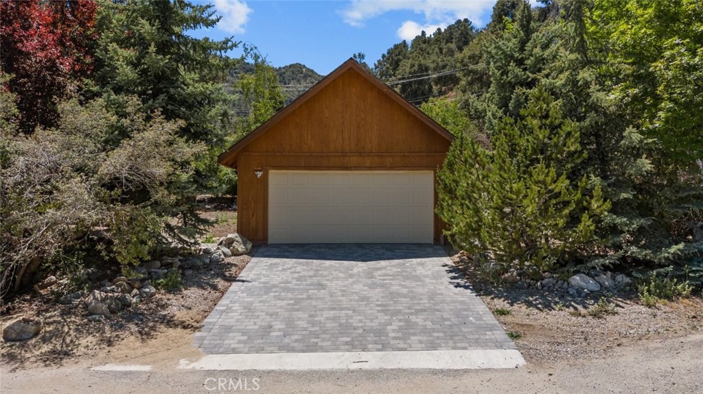 14329 Voltaire Drive Property Photo 7