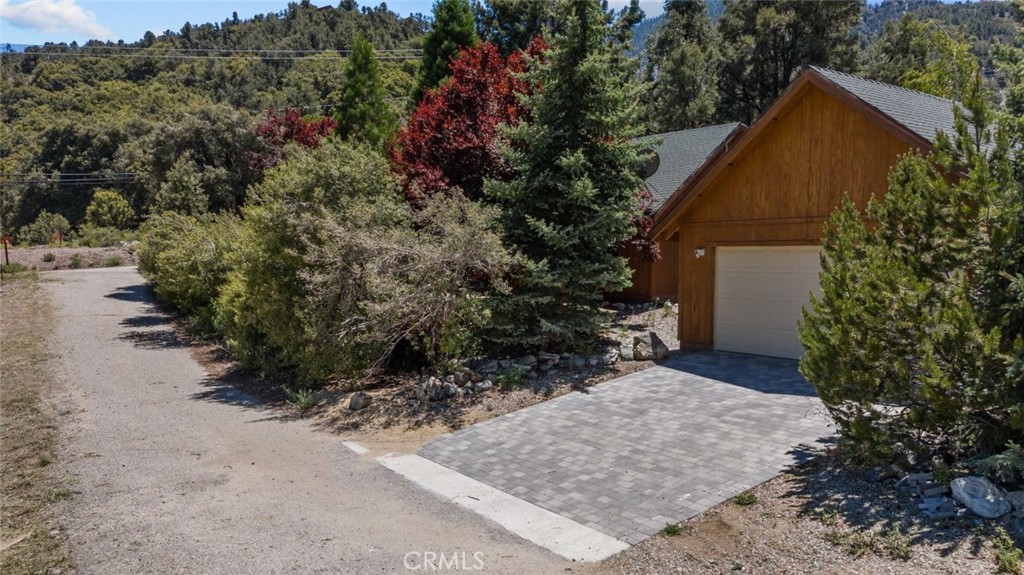 14329 Voltaire Drive Property Photo 8
