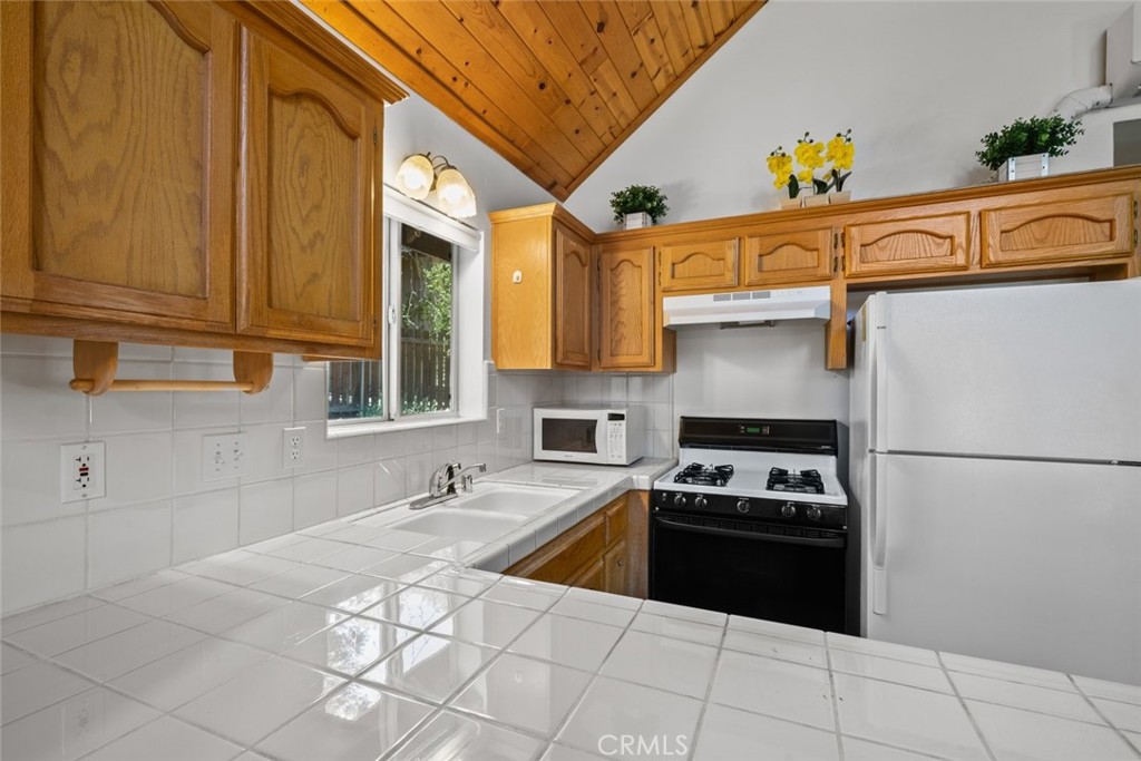 14329 Voltaire Drive Property Photo 15