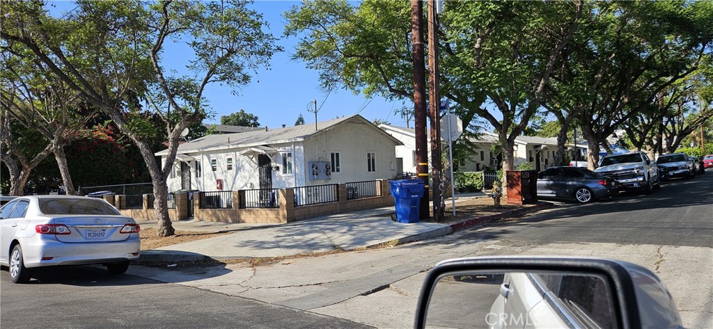 2483 Lancaster Avenue Property Photo 1