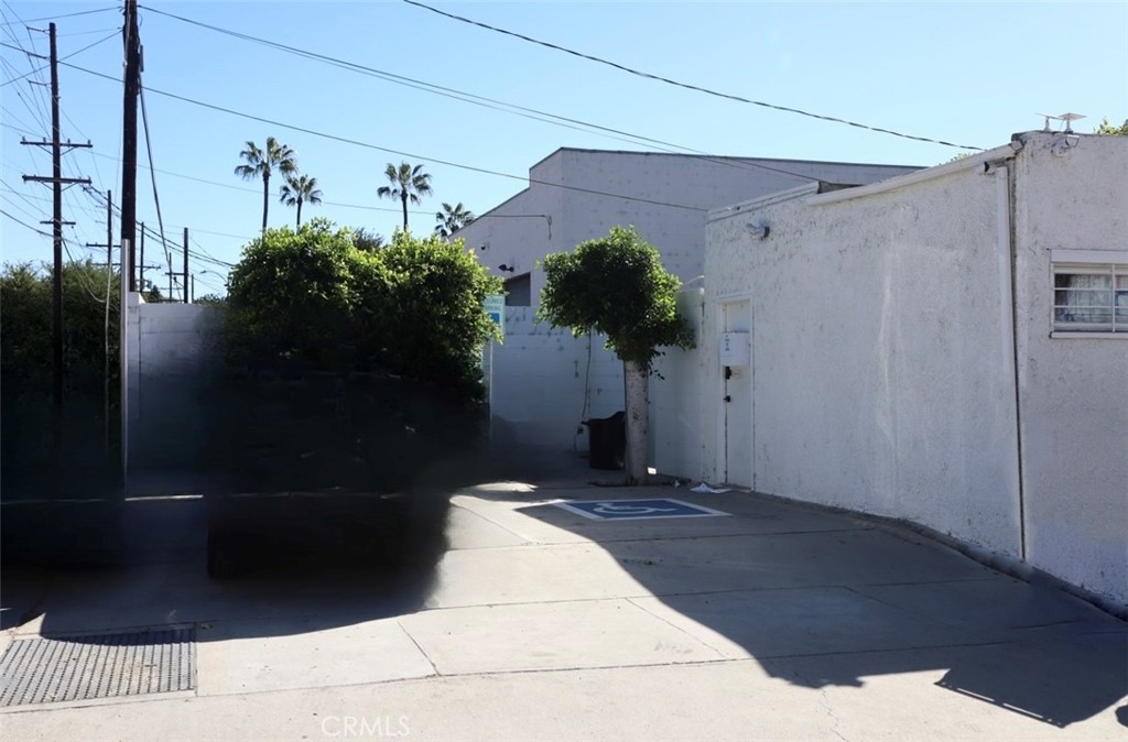 5846 San Fernando Rd Property Photo 3