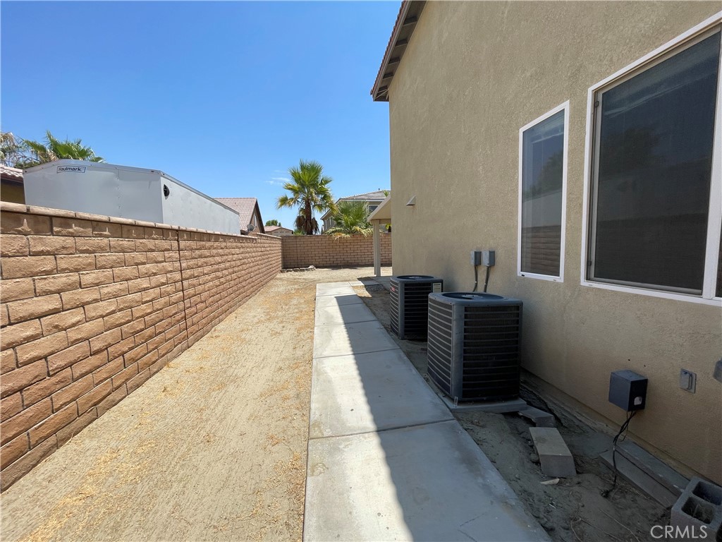 37222 Camden Dr Property Photo 5