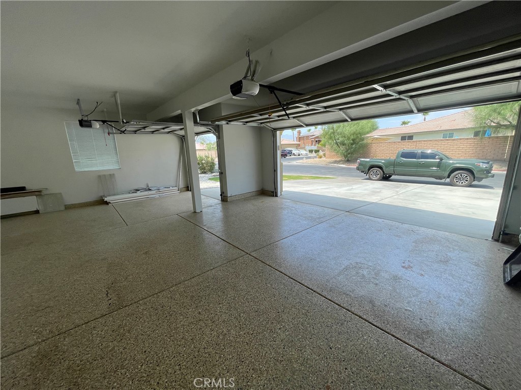 37222 Camden Dr Property Photo 10