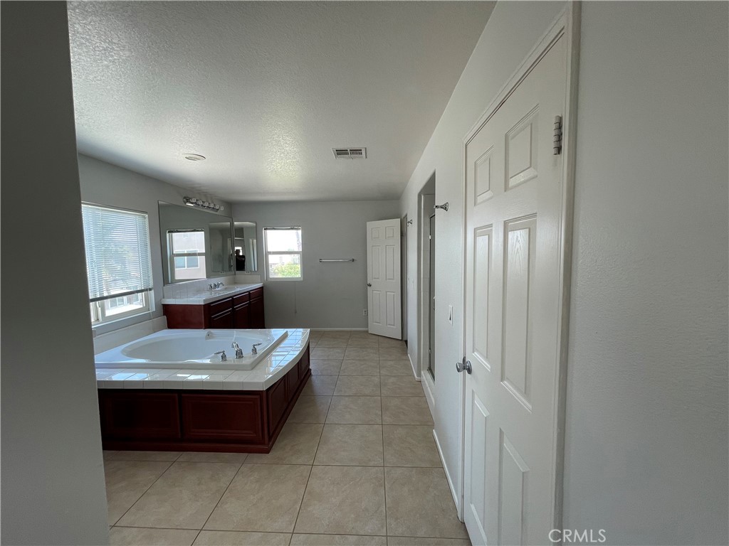 37222 Camden Dr Property Photo 16