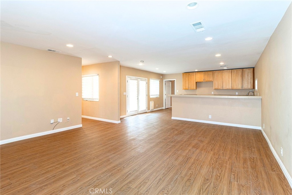 17844 Hartland Street Property Photo 5