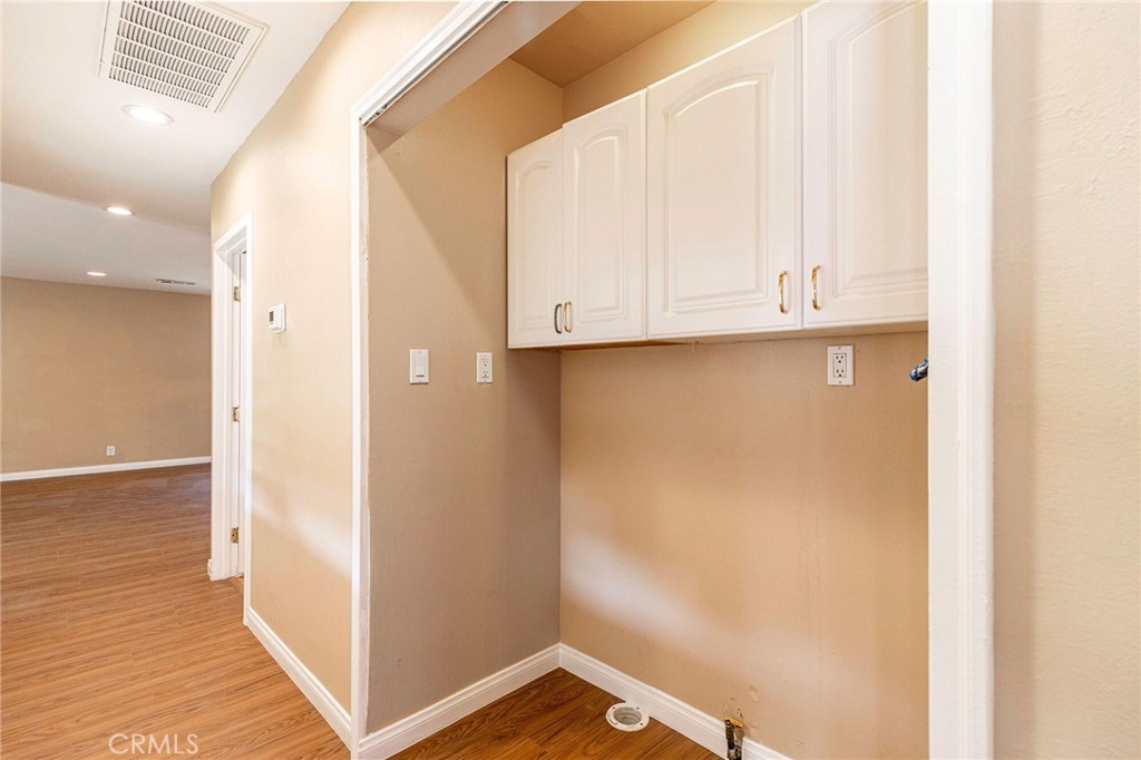 17844 Hartland Street Property Photo 14