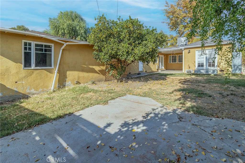17844 Hartland Street Property Photo 22