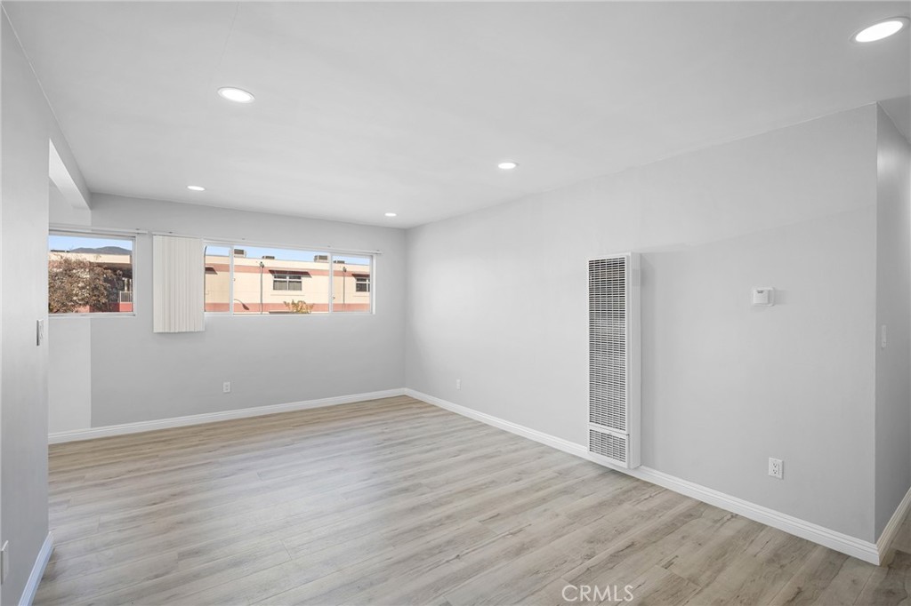 208 E Chevy Chase Drive 12 Property Photo 3