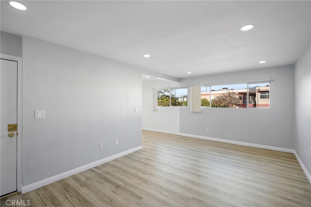 208 E Chevy Chase Drive 12 Property Photo 4