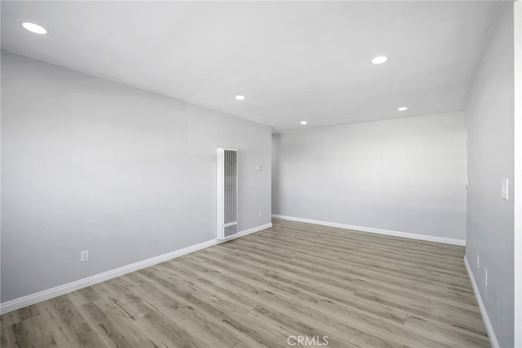 208 E Chevy Chase Drive 12 Property Photo 6