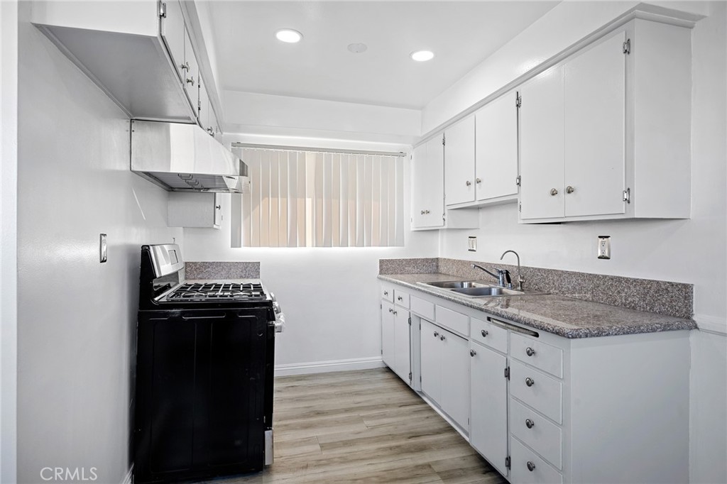 208 E Chevy Chase Drive 12 Property Photo 8