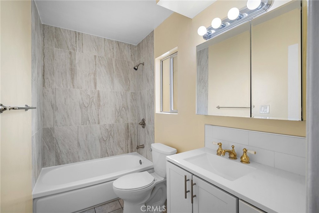 208 E Chevy Chase Drive 12 Property Photo 12
