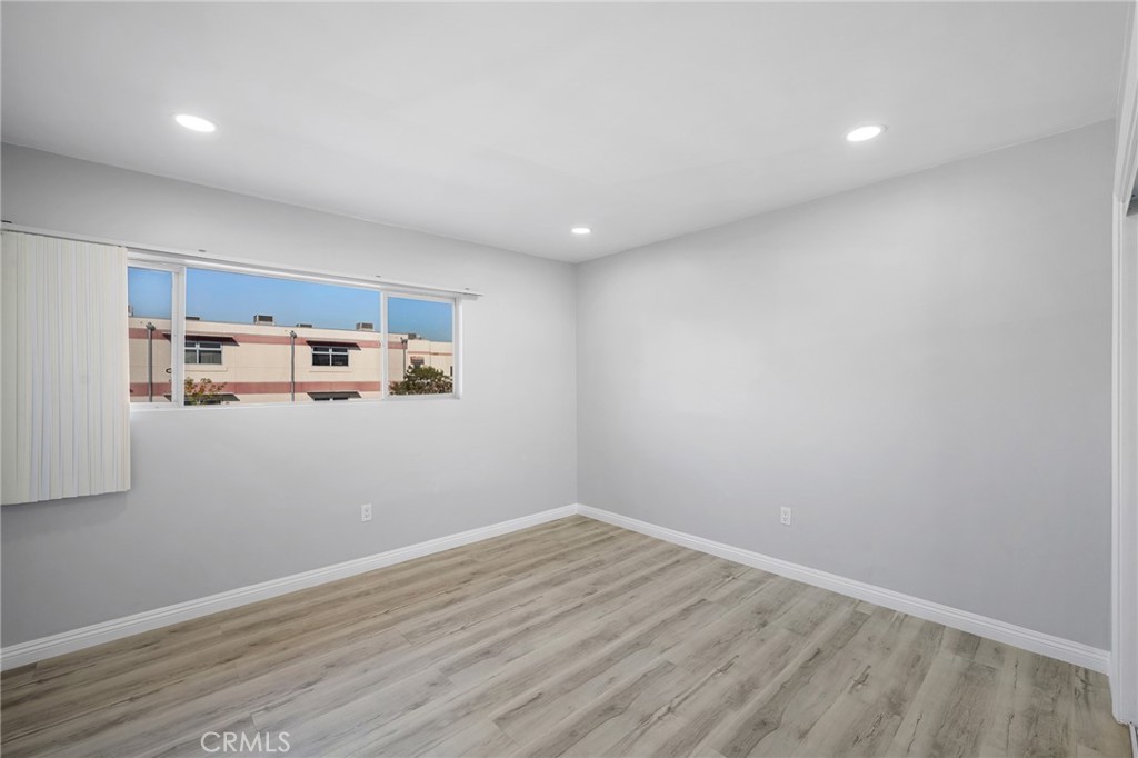 208 E Chevy Chase Drive 12 Property Photo 13