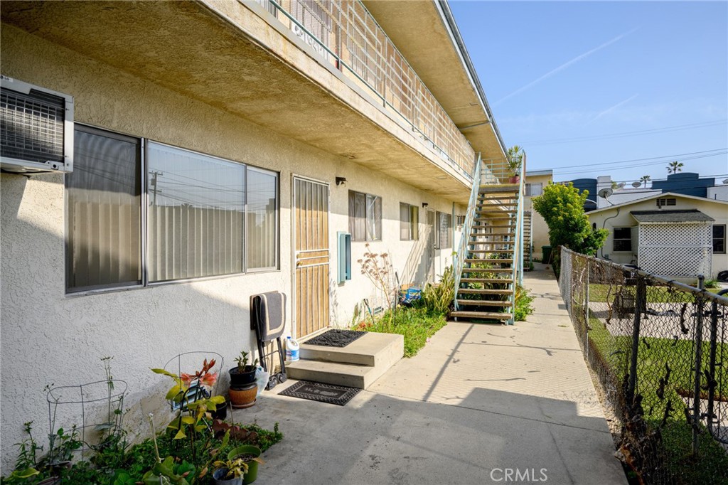 208 E Chevy Chase Drive 12 Property Photo 15
