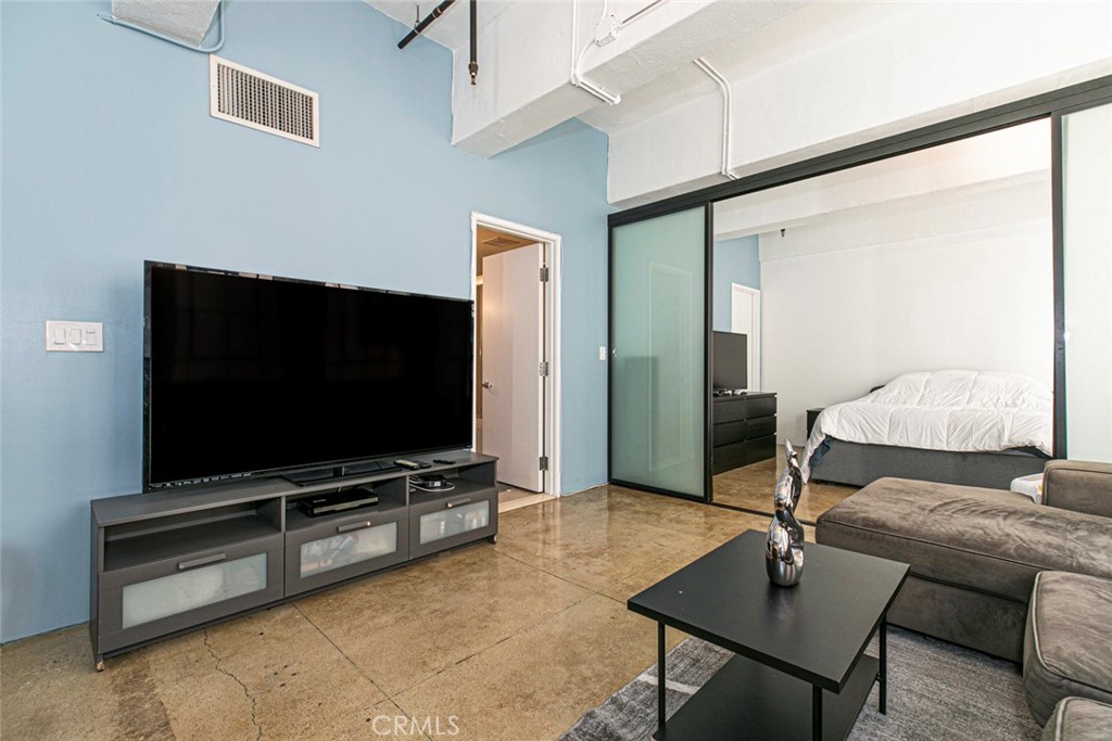 746 S Los Angeles St 1009 Property Photo 12