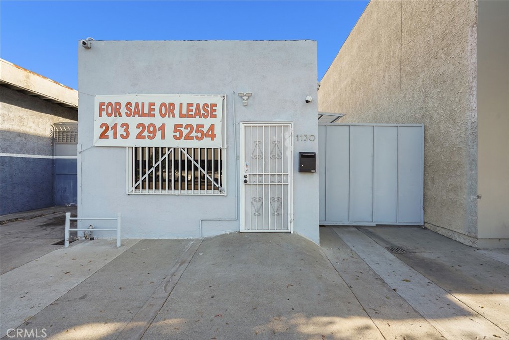 1130 N Hollywood Way Property Photo 1