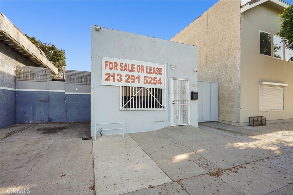 1130 N Hollywood Way Property Photo 2