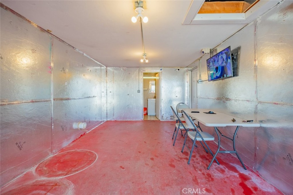 3323 E Avenue I Property Photo 8