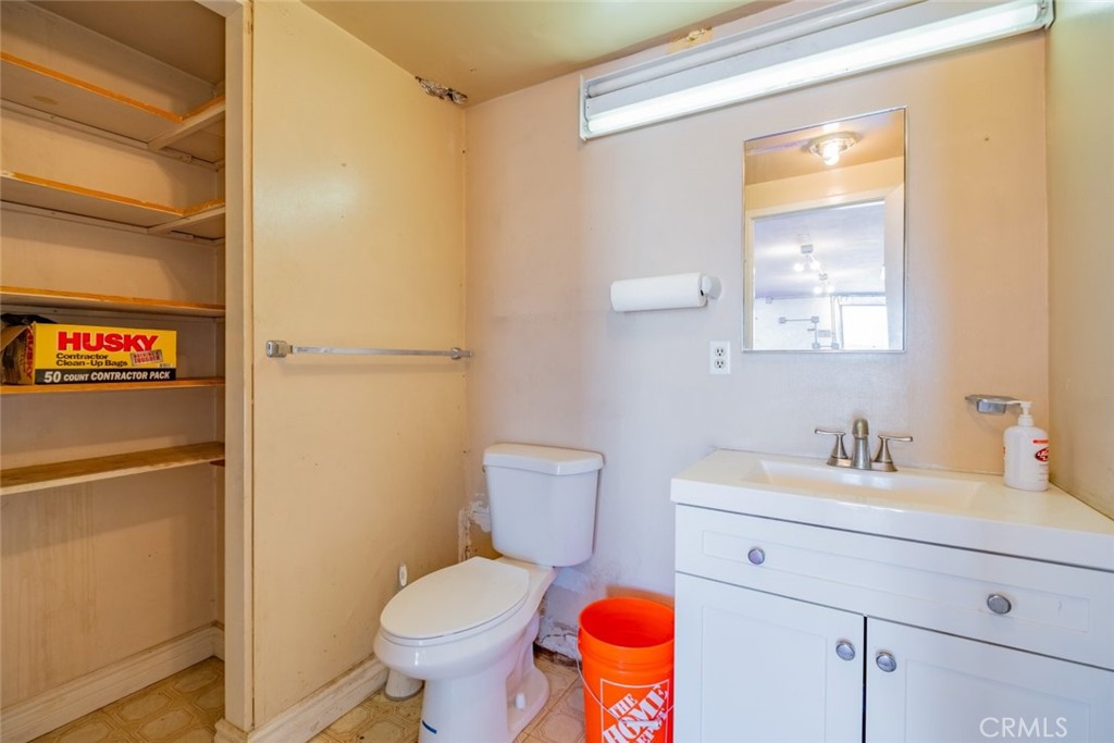 3323 E Avenue I Property Photo 10
