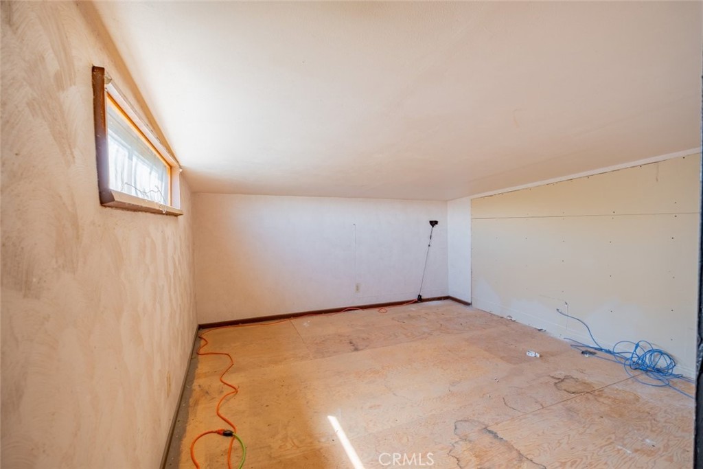 3323 E Avenue I Property Photo 14