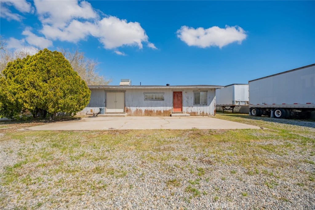 3323 E Avenue I Property Photo 18