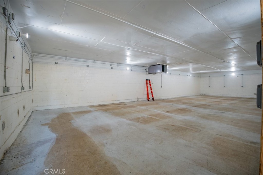 3323 E Avenue I Property Photo 19