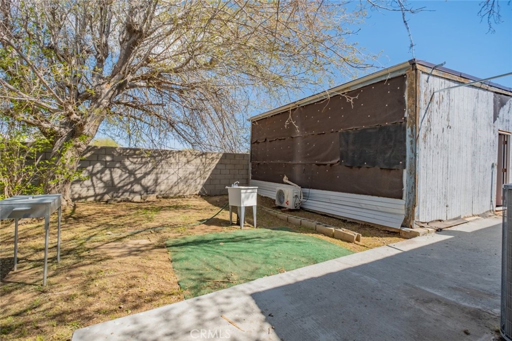 3323 E Avenue I Property Photo 22