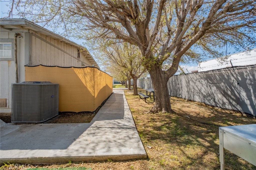 3323 E Avenue I Property Photo 23