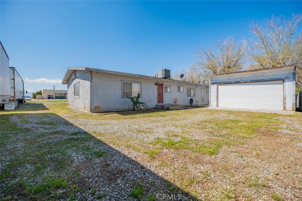 3323 E Avenue I Property Photo 25