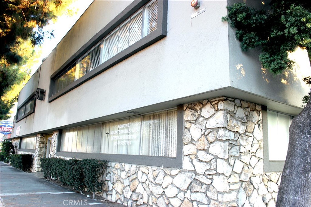 303 Glenoaks 9 Property Photo 1