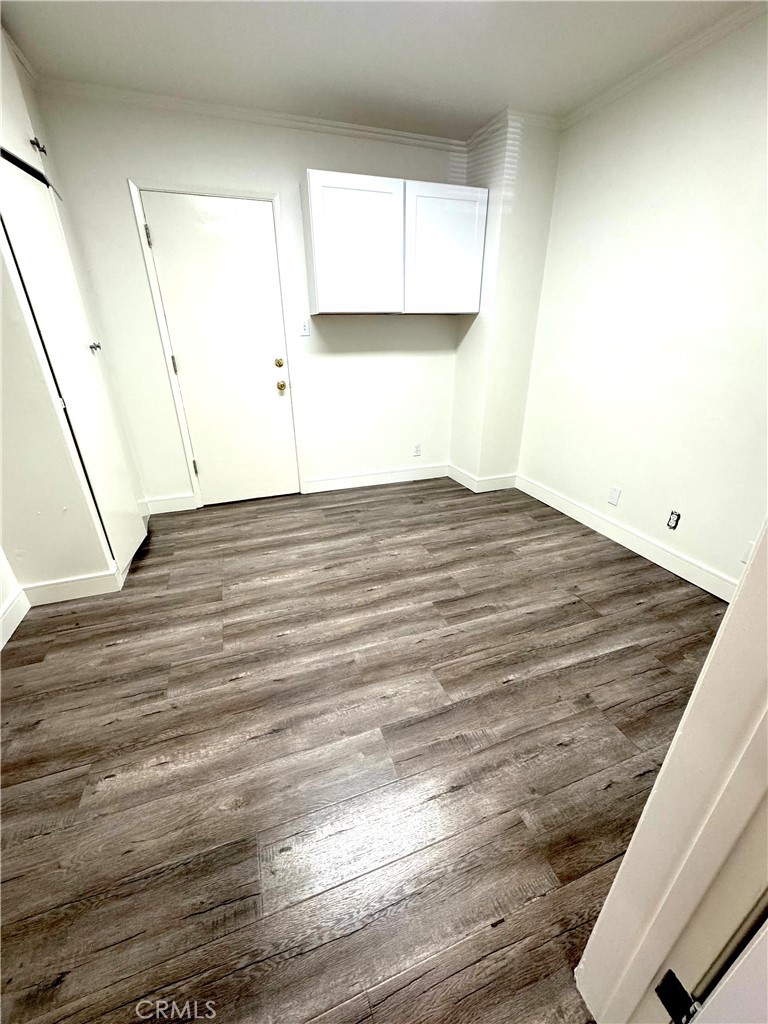 303 Glenoaks 9 Property Photo 6