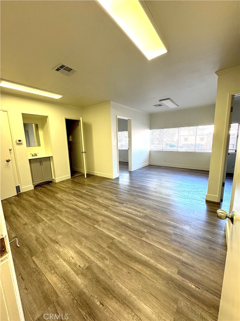 303 Glenoaks 9 Property Photo 7