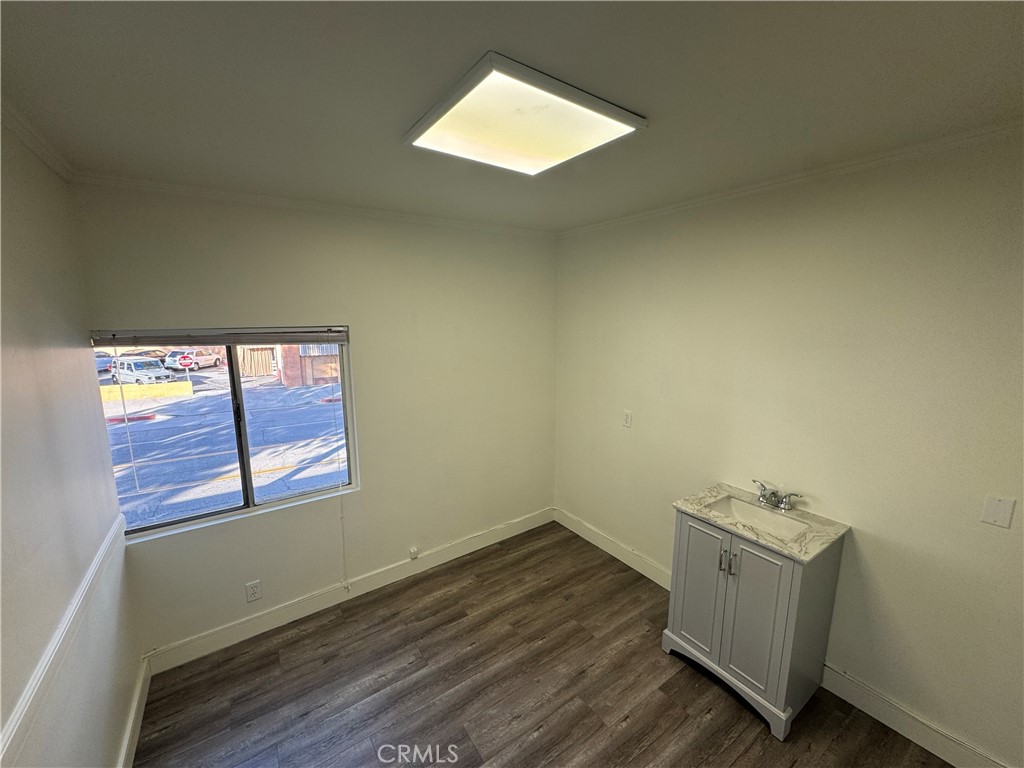 303 Glenoaks 9 Property Photo 15