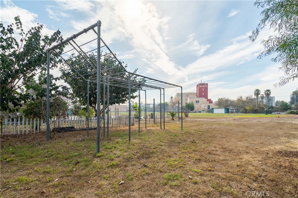 2911 N San Fernando Road Property Photo 64
