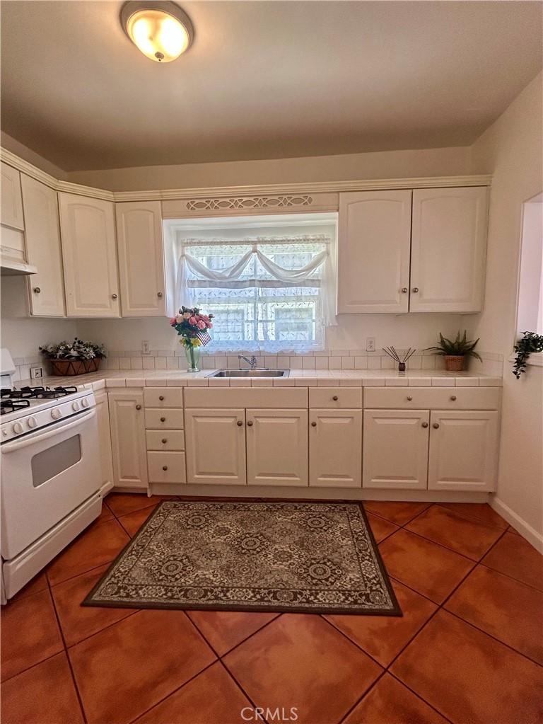 2121 James M Wood Boulevard 224 Property Photo 12