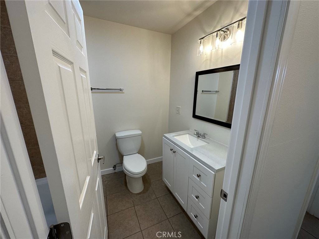 213 W 41st Place Property Photo 11