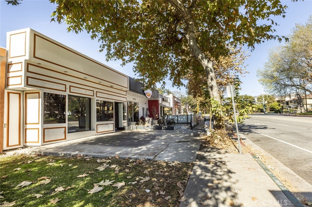 2517 Canada Boulevard Property Photo 2
