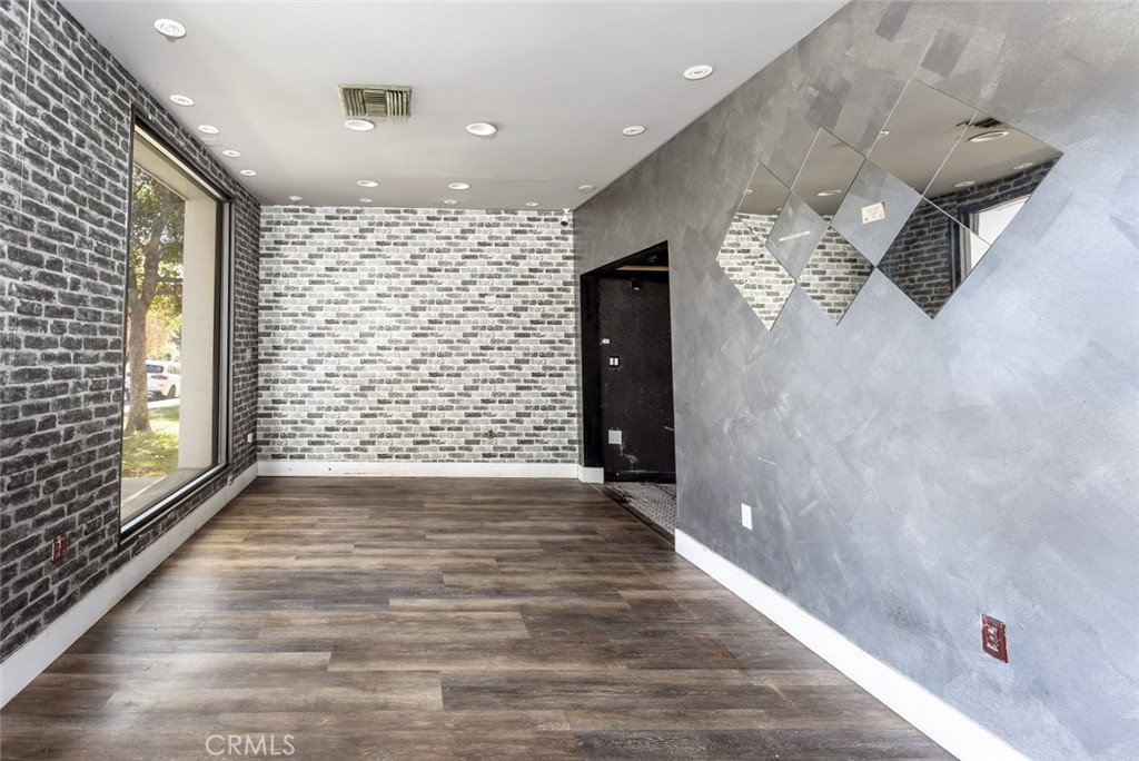 2517 Canada Boulevard Property Photo 3