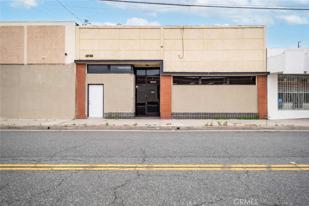 12132 Front Street Property Photo 2
