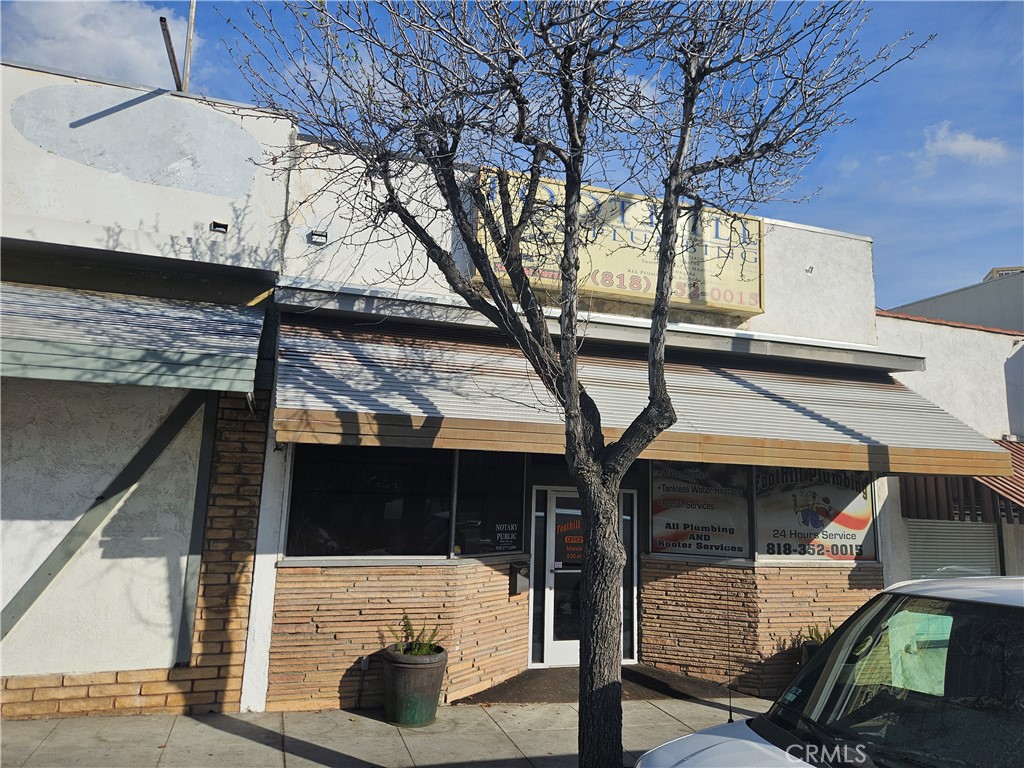 9924 Commerce Avenue Property Photo 1