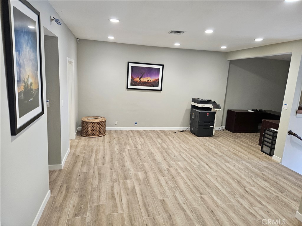 9924 Commerce Avenue Property Photo 2
