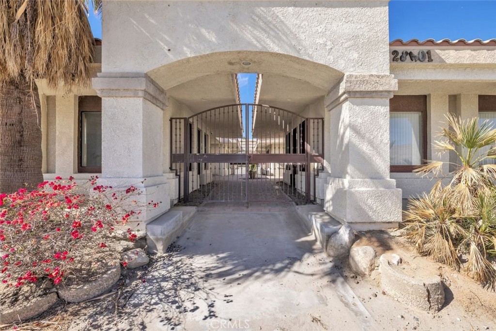 28401 Date Palm Drive Property Photo 4