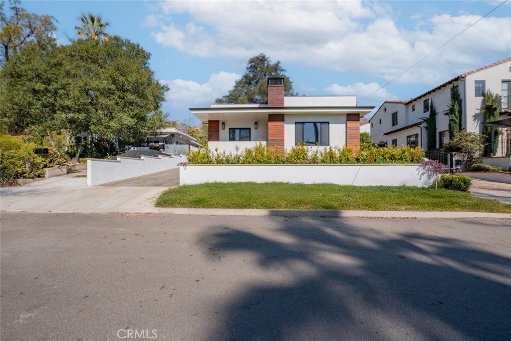 421 Mariposa Avenue Property Photo